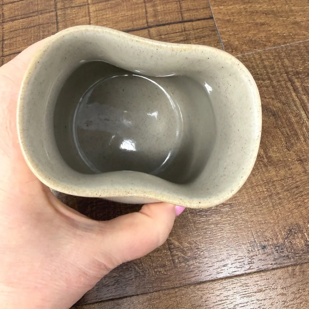 Vintage Pigeon Forge TN Pottery Speckled Cream Ceramic Pitcher Vase Pinched Rim